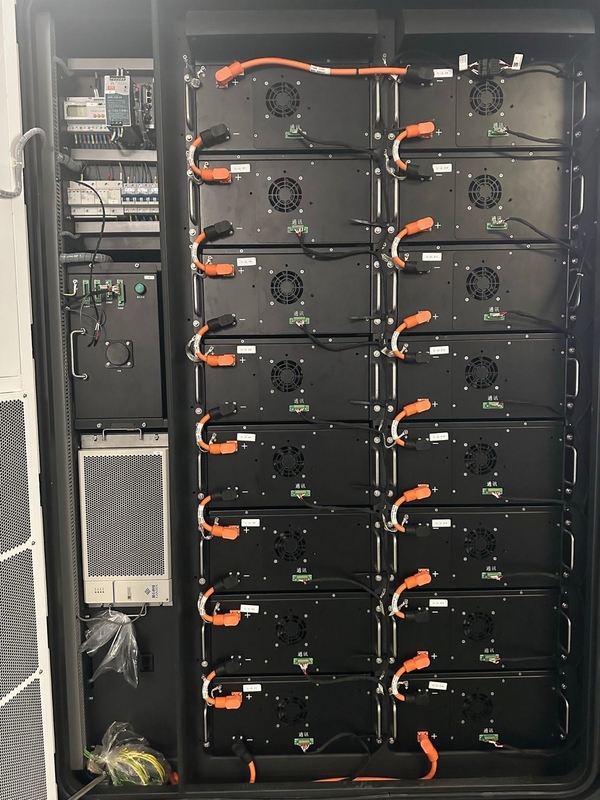 125 KW Außenflüssigkeitskühlung Energiespeichersystem Schrank für Rechenzentrum Backup