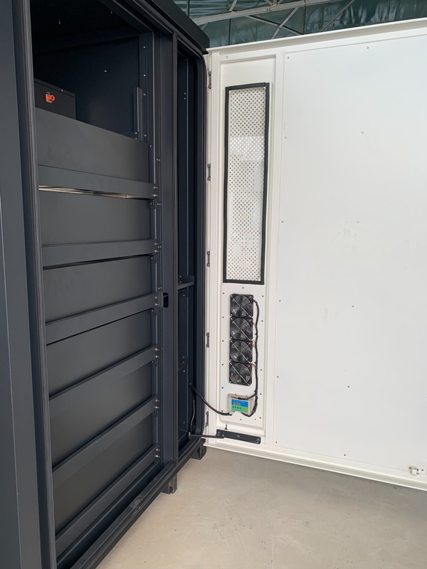 Nennspannung 380 VAC 100 kW Drei-Phase-Vier-Draht-Batterie-Schrank für C&I-Energie-Speicherung