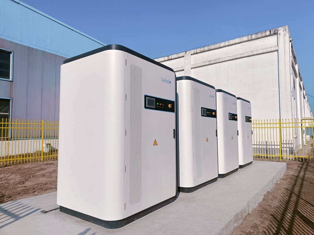 LiFePO4 Batterie Energiespeicher Schrank 125kw 258kwh Für Drei-Phase-Vier-Draht-Außen