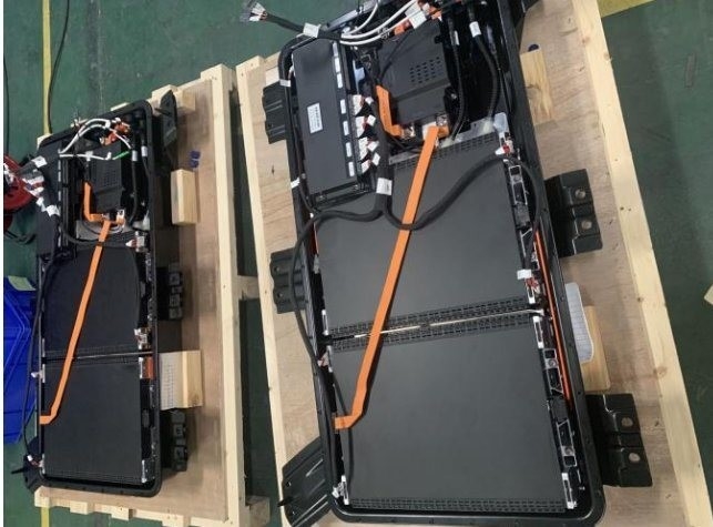 Hochentladungsrate 8c 131.4V 34ah Nmc Batterien für Elektrofahrzeuge Phev Batteriepaket